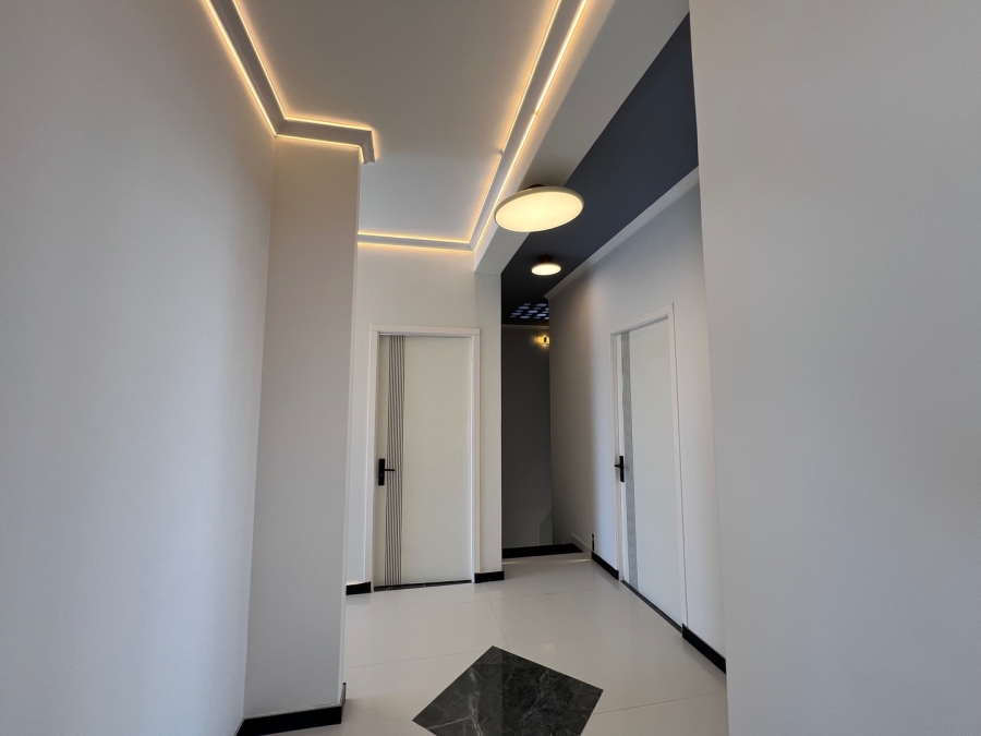 4 Bedroom Property for Sale in Sandown Western Cape